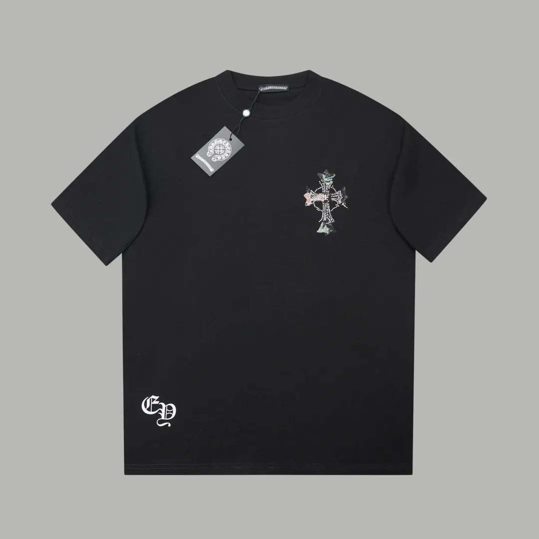 🅿️220 ✨CH✨🆕25SS Spring and Summer New Style Croix Heart ✝ Shelf logo patch hot rhinestone short sleeves Light luxury essential item for daily commuting for men and women Correct version Welcome to compare Detailed features · 260g 100% pure cotton double yarn jersey fabric · Special thickened 32 pieces of double-stranded 1X1 thread in the same vat · Double-needle stitching across seams · Original main mark, washed tag, branded moisture-proof paper packaging Color: White/Black/ Size: S/M/L/XL